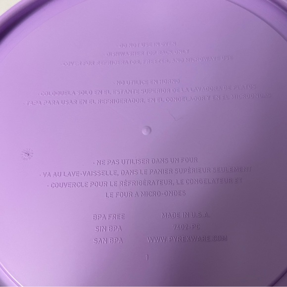 NEW Large Hello Kitty Pyrex Container - Picture 4 of 4